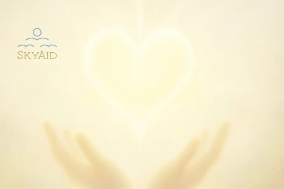 Corazón luminoso sobre manos abiertas que simboliza bendecir desde la pureza con confianza y renovación interior.